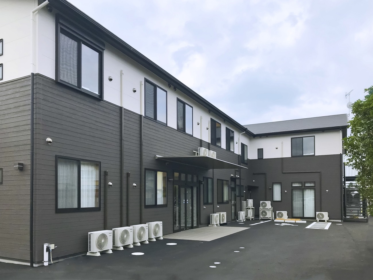 株式会社T.S.I／アンジェス宇治木幡