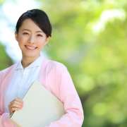 デイサービスで働く看護師の仕事内容・役割は？医療機関との違いも解説！