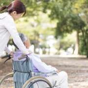 サービス介助士とは？資格でできること・取得方法・試験概要などを解説します！