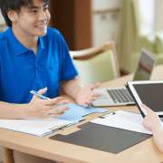 サービス提供責任者（サ責）が働く場所や業務で関わる人は？施設種類ごとに詳細を解説！