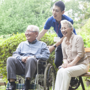 生活相談員ってどんな仕事？給料や仕事の魅力は？資格要件もチェック！