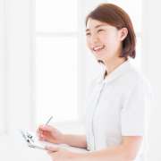 言語聴覚士の年収は？今後の展望や年収アップを目指す方法を解説