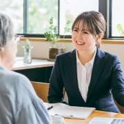 ケアマネジャー（介護支援専門員）とは？仕事内容・給料・資格を紹介