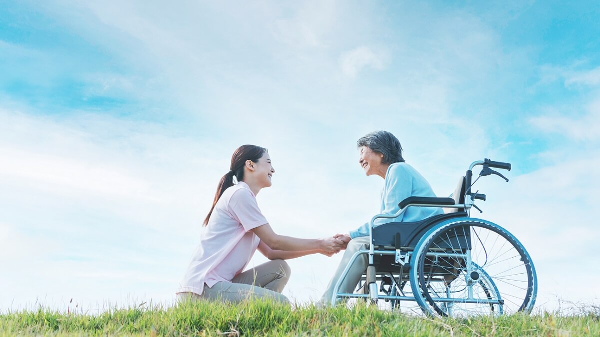 改定率プラス2.03％、6月に臨時改定　ケアマネ・訪看も処遇改善の対象に