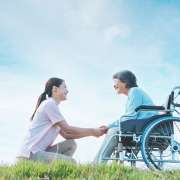 改定率プラス2.03％、6月に臨時改定　ケアマネ・訪看も処遇改善の対象に